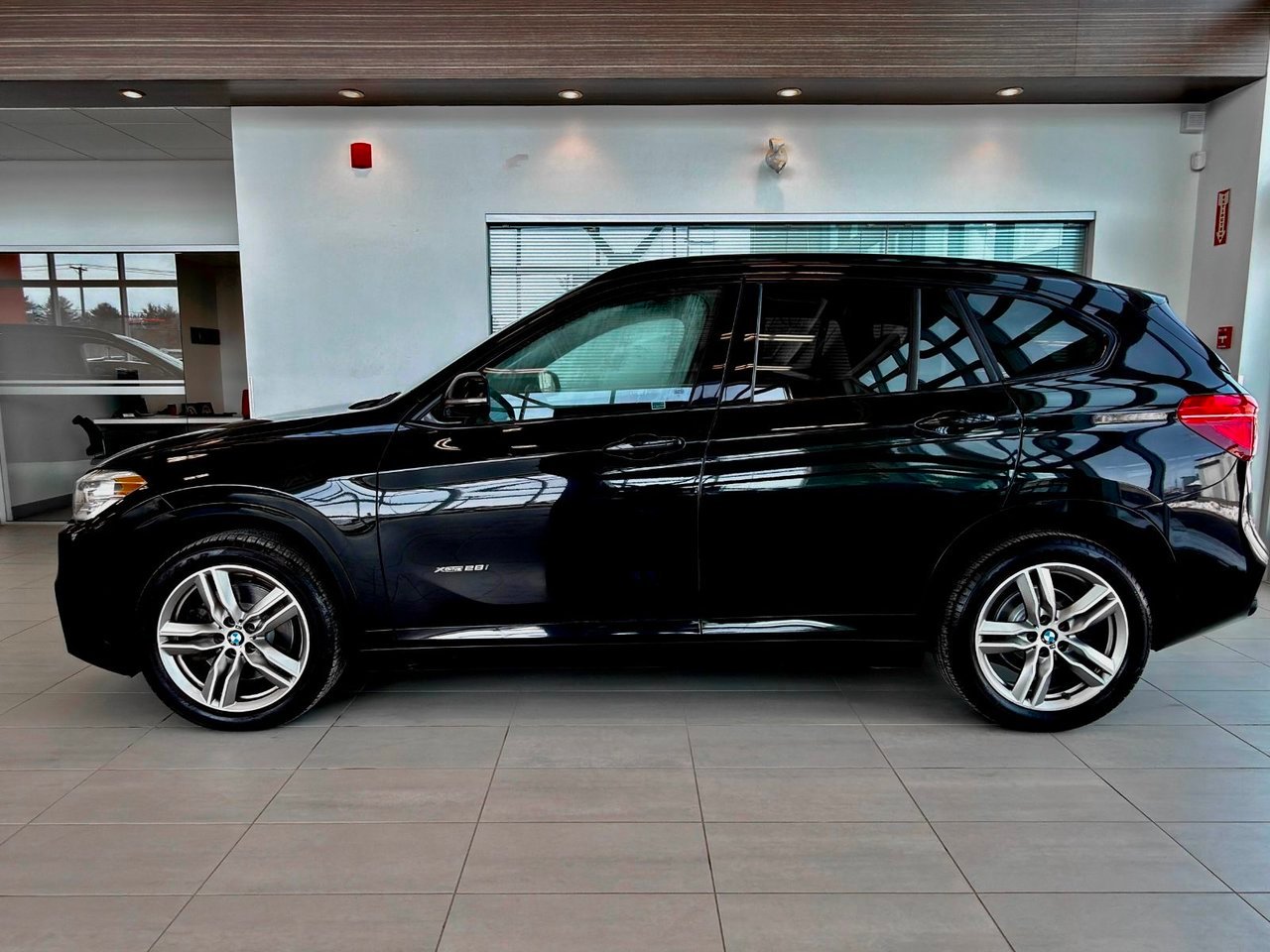 BMW X1 2017 Noir Notre-Dame-des-Prairies - photo #6