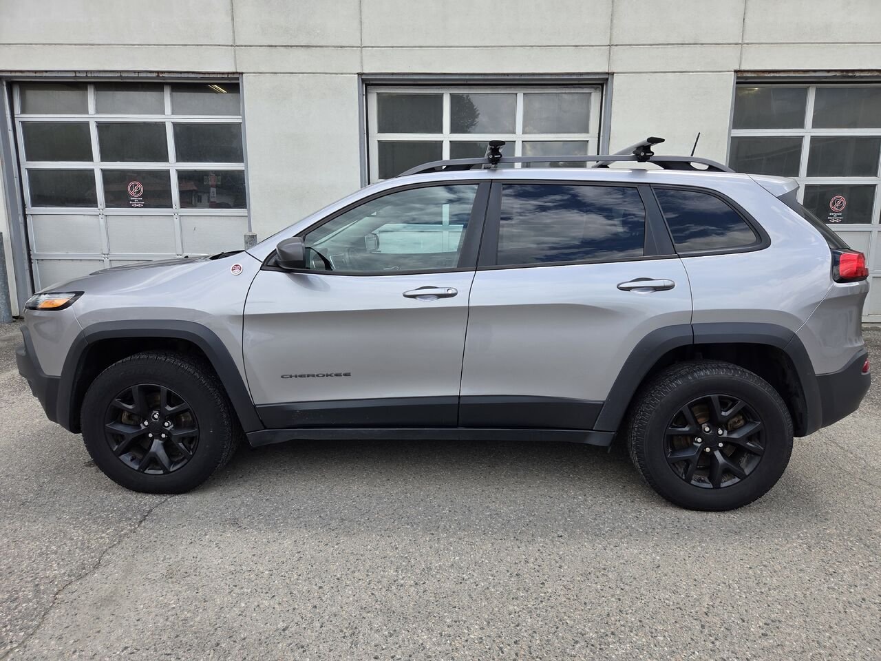 2018 JEEP CHEROKEE Silver Mont-Laurier - photo #8