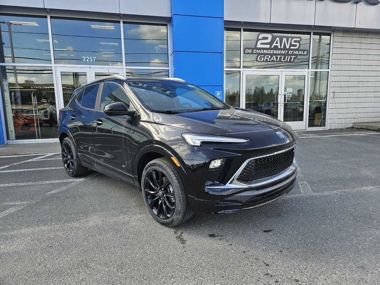 2026 Buick Encore GX Tourisme sport 4 portes TI Ebony Twilight Metallic Thetford Mines - photo #1