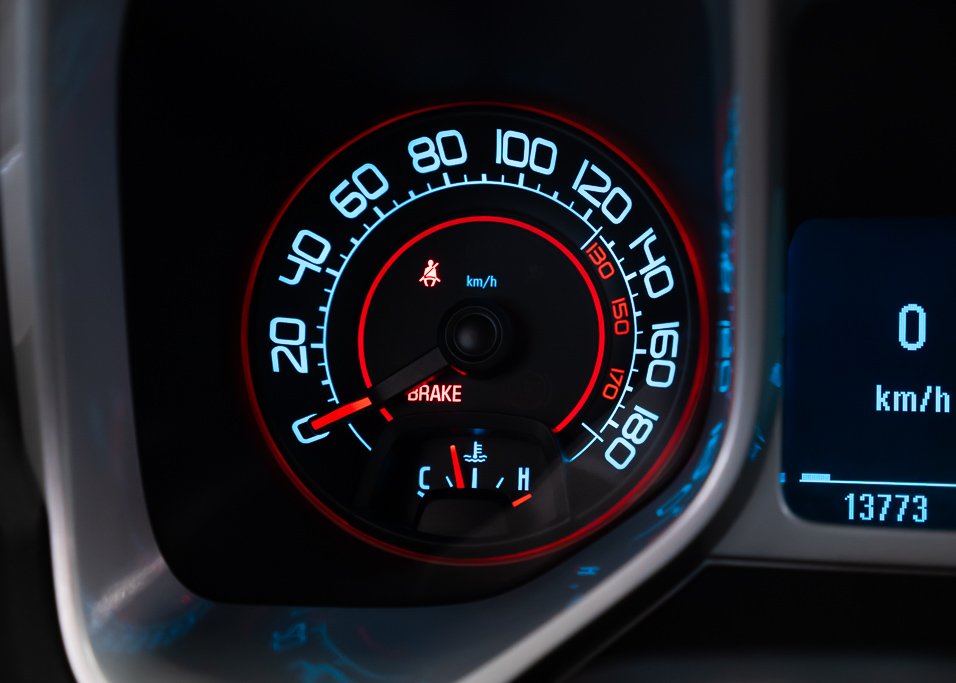 2011 Chevrolet Camaro 2dr Conv 2SS | PRICE IN USD | 14 of 50 White Kirkland - photo #9