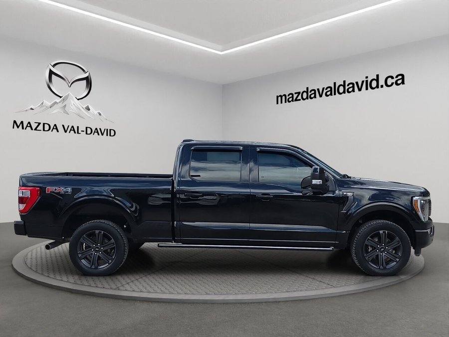 Ford F-150 LARIAT cabine SuperCrew 4RM caisse de 5,5 pi 2023 Noir