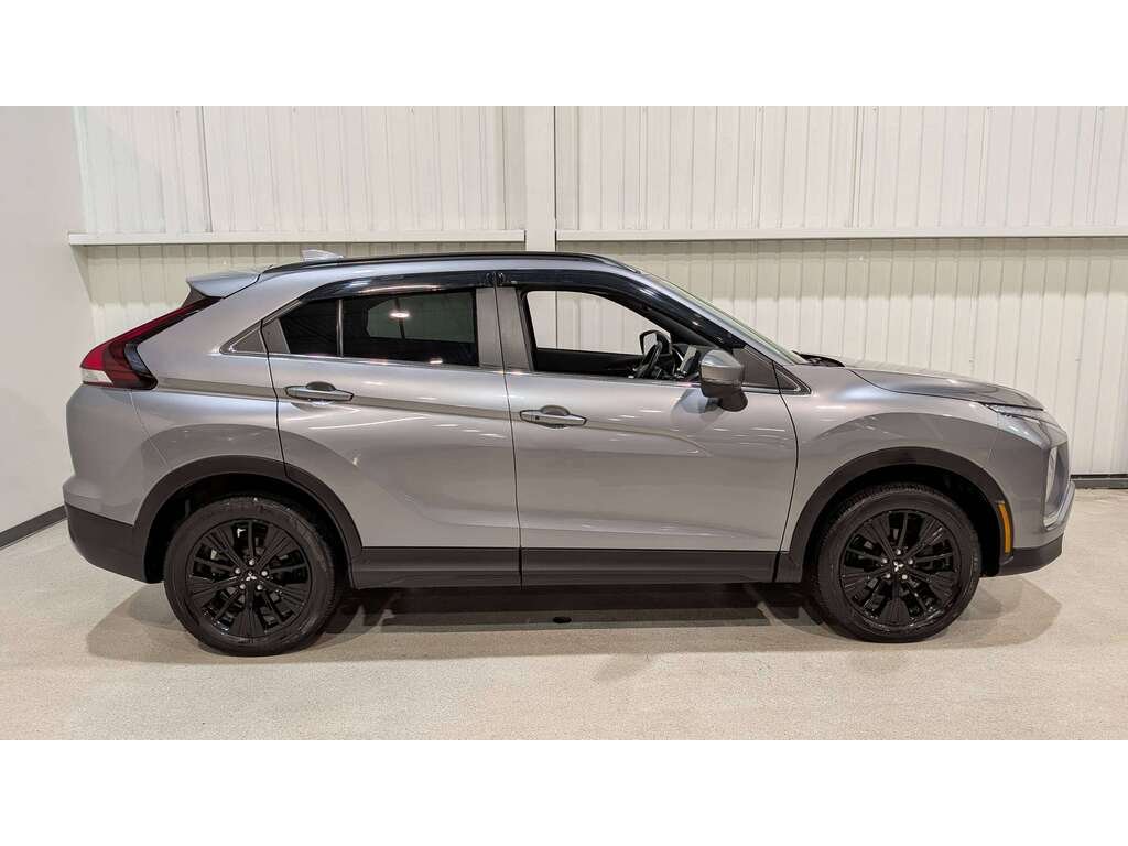 2022 Mitsubishi Eclipse Cross SEL S-AWC *Ltd Avail* Grey Val-David - photo #2