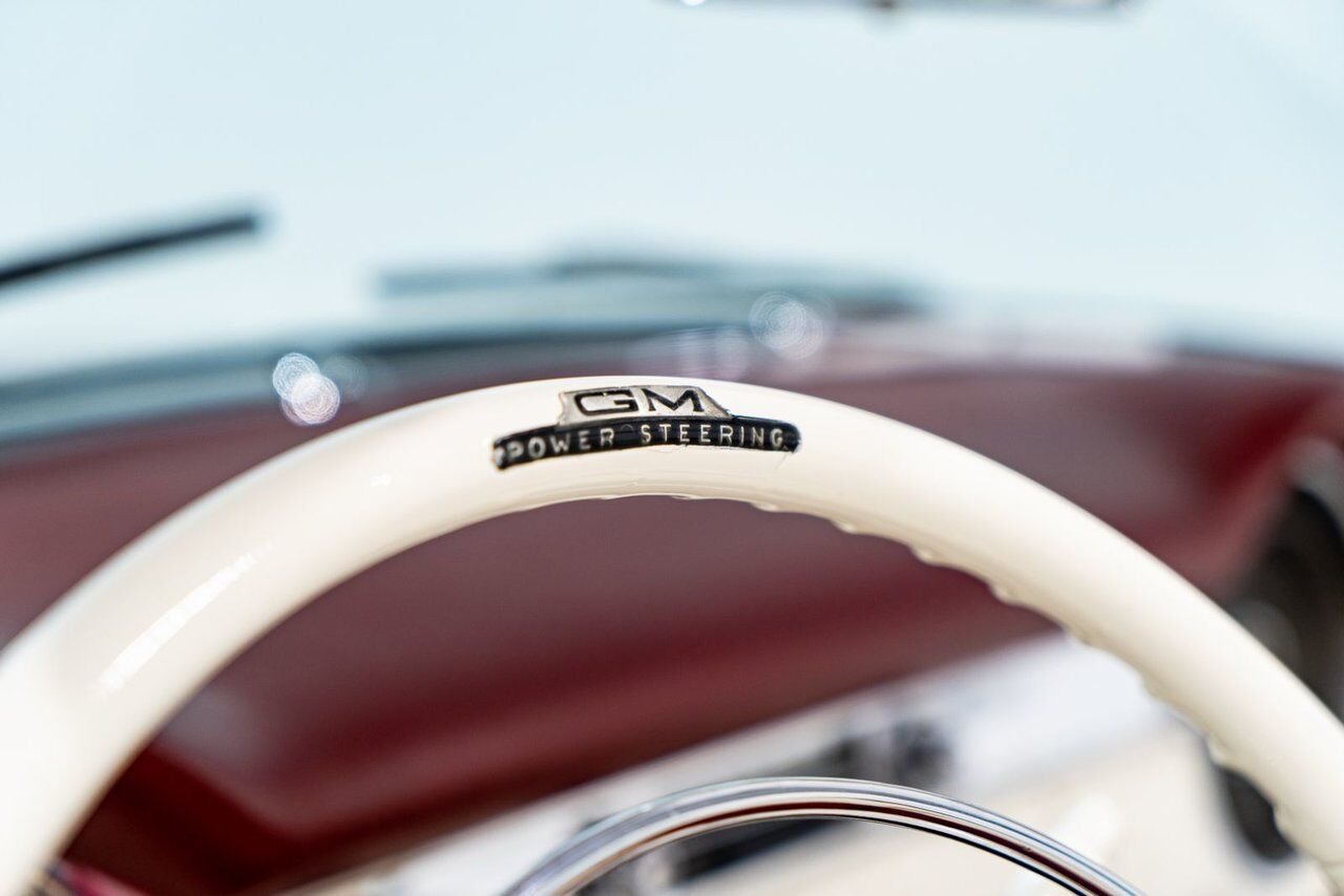 1953 Oldsmobile 98 PRIX EN USD | Convertible Beautifully Presented from complete Restoration Red Montreal - photo #72