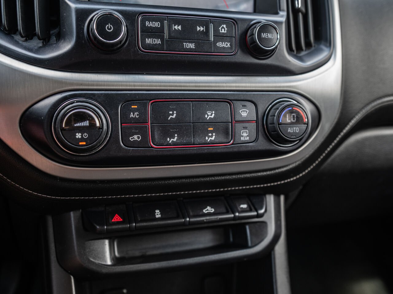 GMC Canyon 2016 Rouge Sainte-Julienne - photo #17