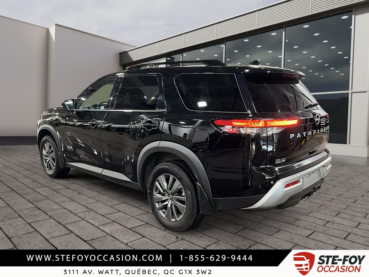 2024 Nissan Pathfinder Black Québec - photo #3