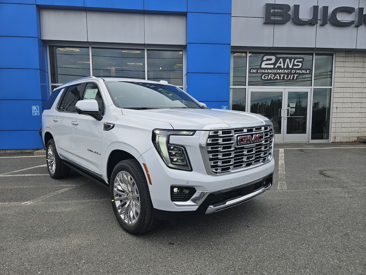GMC Yukon 4 RM 4 portes Denali 2026 Blanc glacier 3 couches Thetford Mines - photo #1