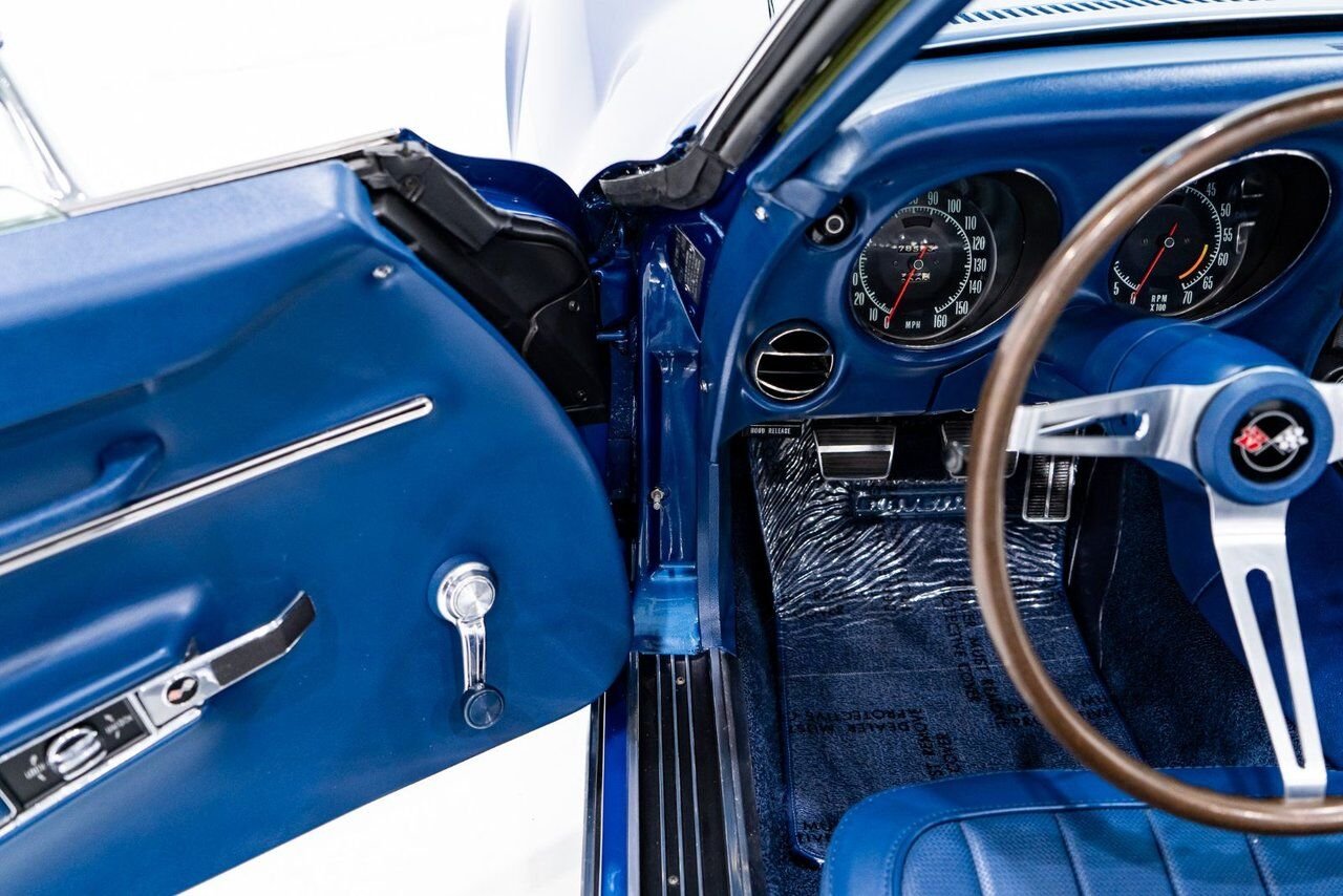 Chevrolet Corvette *PRIX EN USD* Matching numbers Top flight with extensive documentation 1968 Bleu Montréal - photo #75
