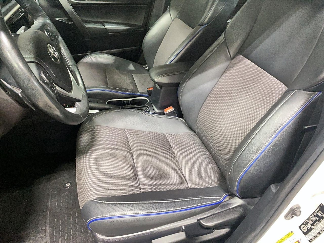Toyota Corolla NIV 2T1BURHE3JC022129 2018 Blanc Chicoutimi - photo #10