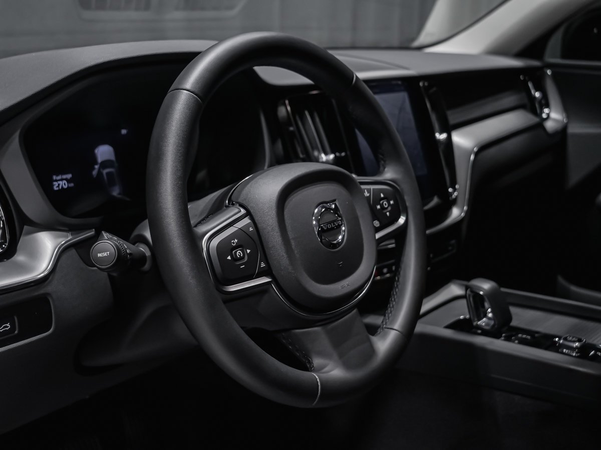 Volvo XC60 B5 CORE DARK 2024 Blanc Montréal - photo #7
