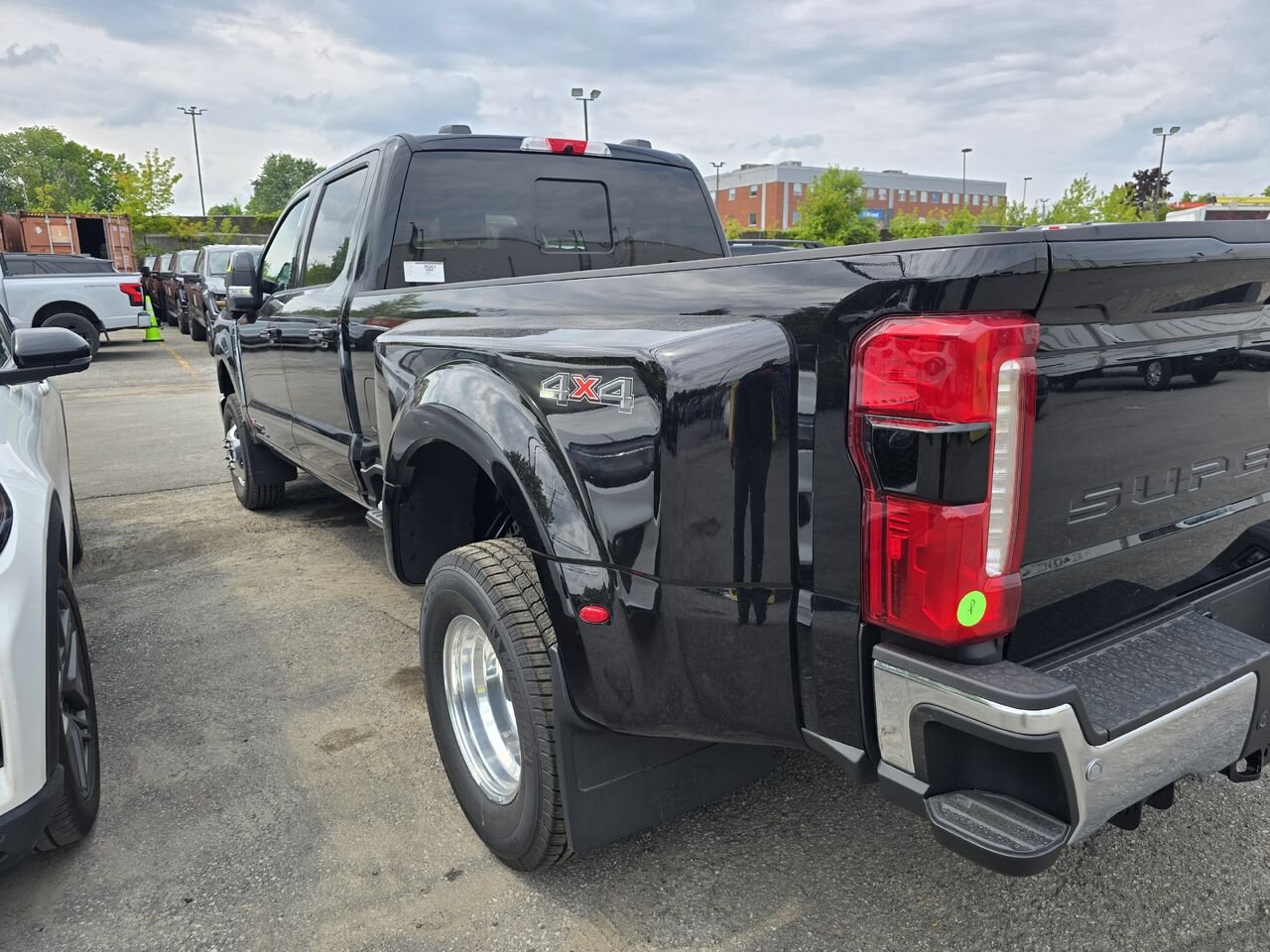 2026 Ford Super Duty F-350 DRW Agate Black Metallic Châteauguay - photo #3