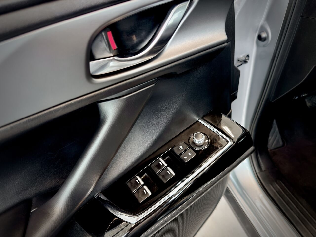 2023 Mazda CX-9 Silver Notre-Dame-des-Prairies - photo #27