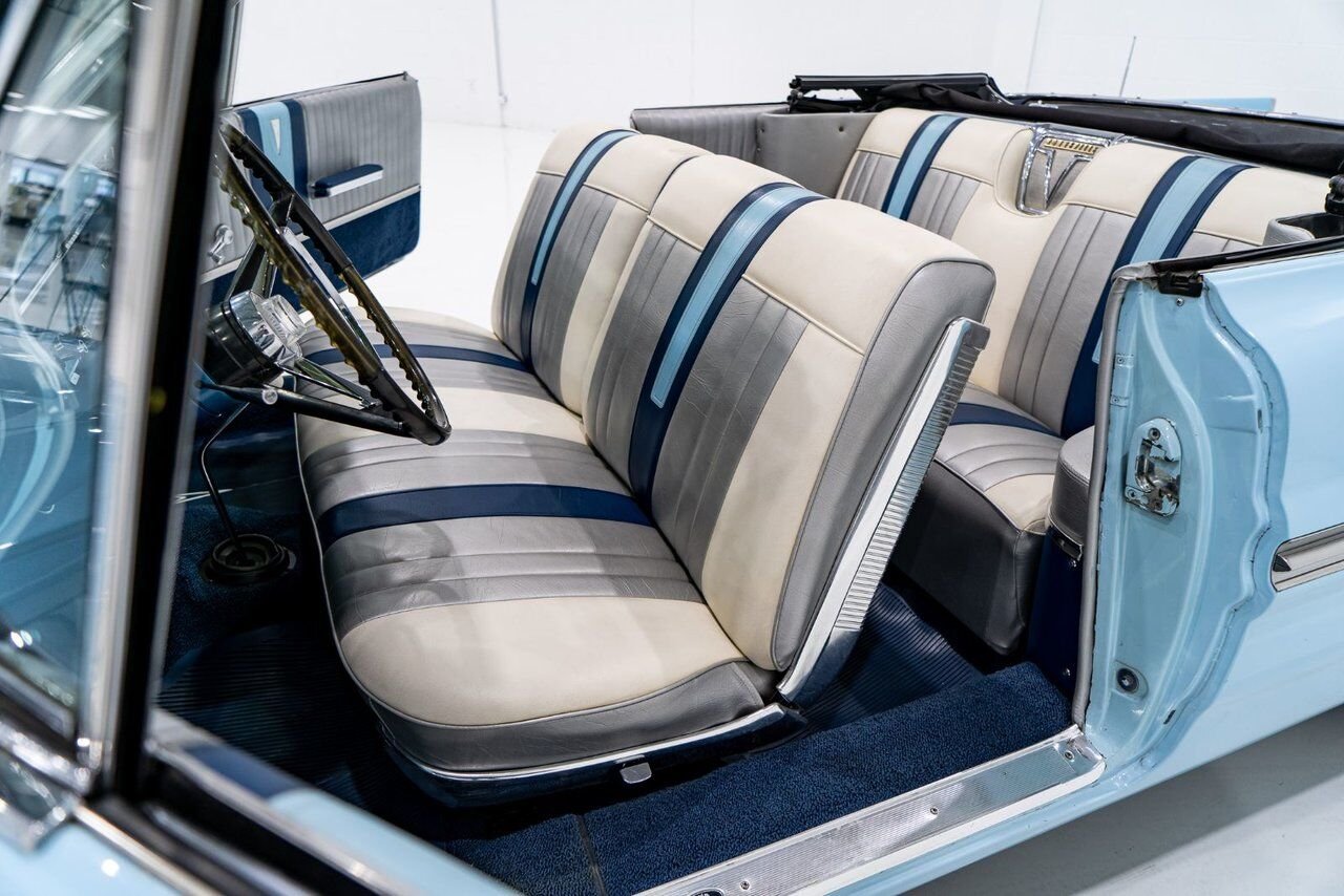 Pontiac Bonneville **PRIX EN USD**C8 Suffix 389cu.in. TriPower 4 Speed 1961 Bleu Montréal - photo #12