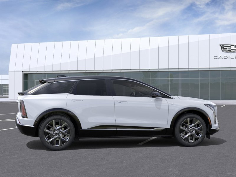 2027 CADILLAC OPTIQ 2027 White
