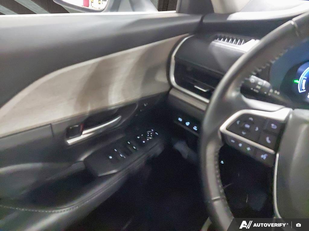 2025 Toyota Grand Highlander 2602009A | Hybrid Limited Wind Chill Pearl Edmonton - photo #16