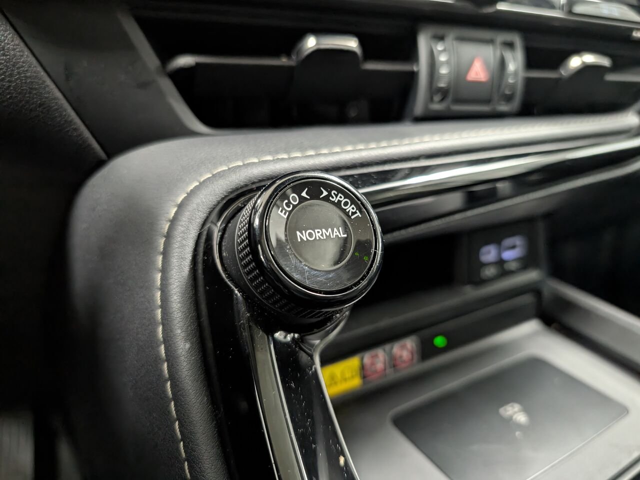 Lexus NX NX 350/SIÈGES CHAUFFANTS ET VENTILLÉS/TOIT OUVRANT/VOLANT CHAUFFANT 2022 Blanc Sherbrooke - photo #20