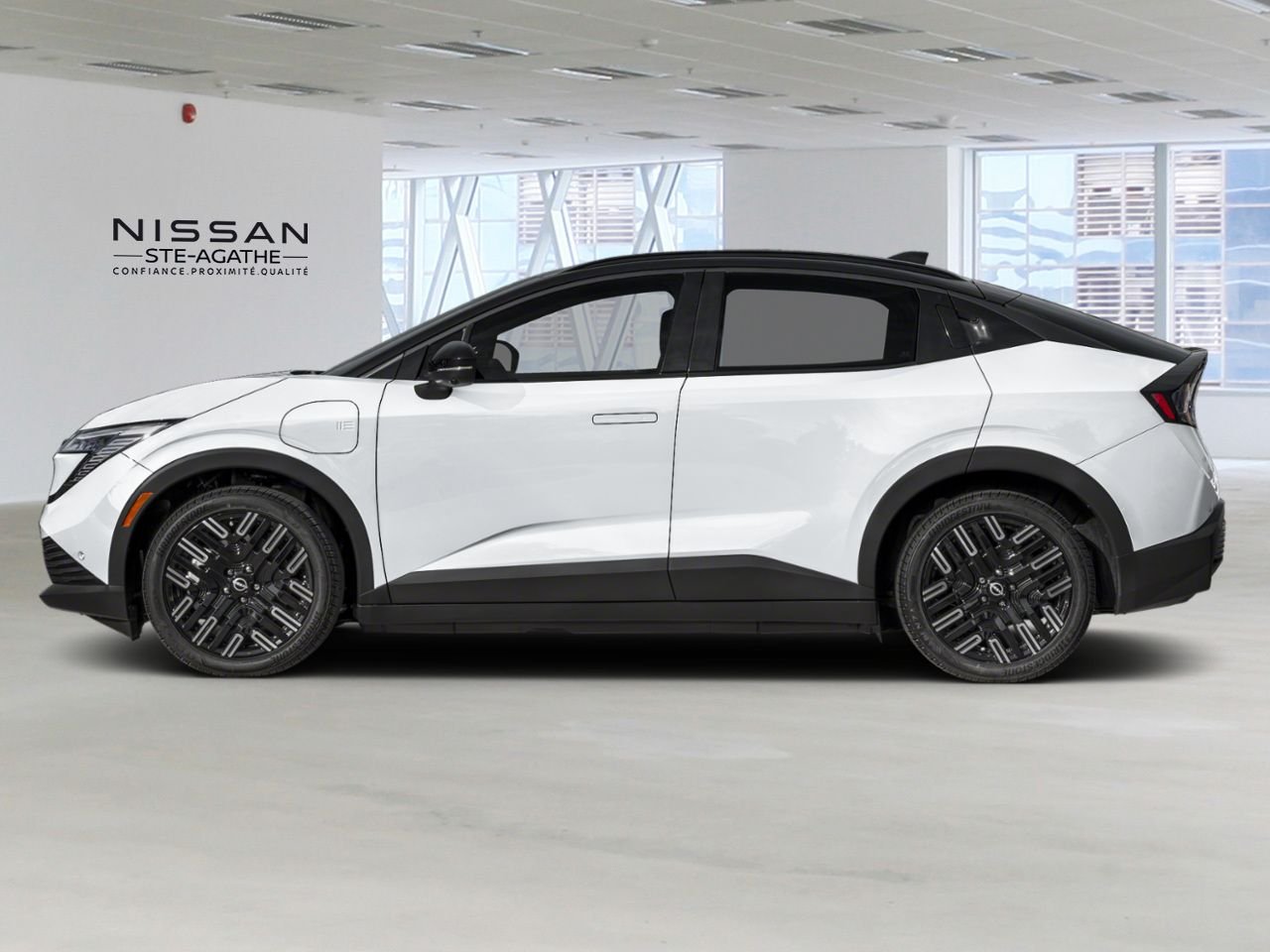 Nissan LEAF 2026 Blanc Everest nacré triple couche/Noir Ste-Agathe des Monts - photo #2