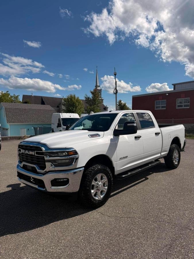 RAM 2500 2025 Blanc Lac Mégantic - photo #0