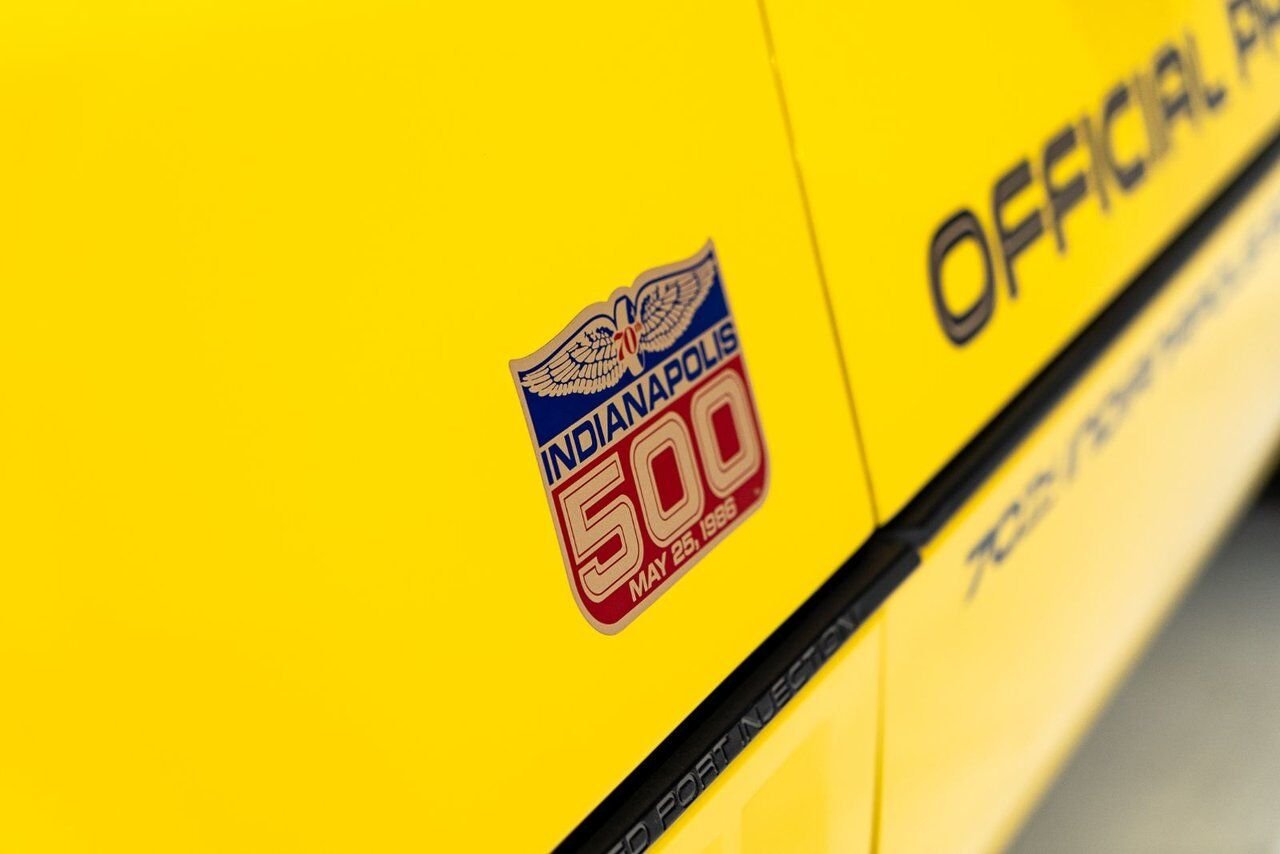 Chevrolet Corvette Pace Car livery with only 17,380km (10,800miles) 1986 Jaune Montréal - photo #62