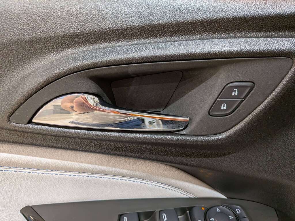 2025 Chevrolet Trax FWD 4dr LT White Val-David - photo #29