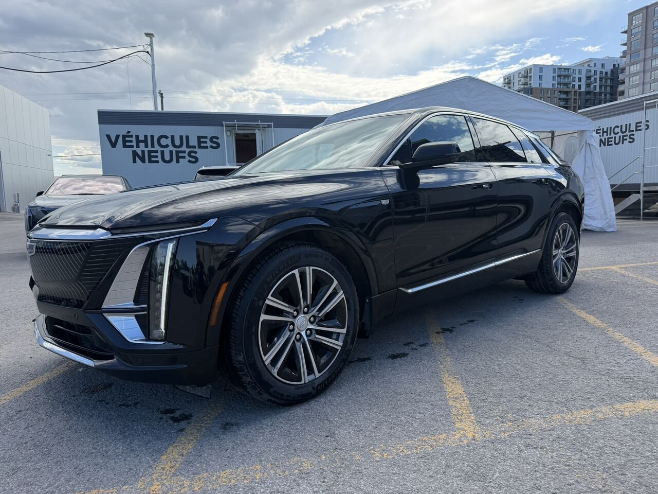 Cadillac LYRIQ LUXURY AWD FINANCEMENT À PARTIR DE 0.99% 2024 Noir Laval - photo #0