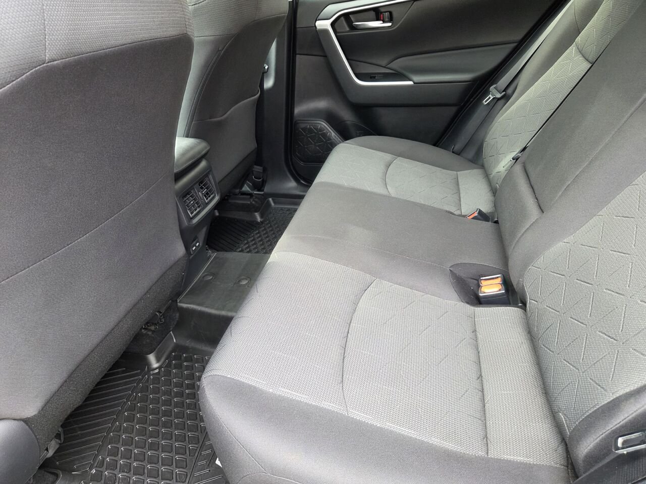 2022 Toyota RAV4 Blue Mont-Laurier - photo #13