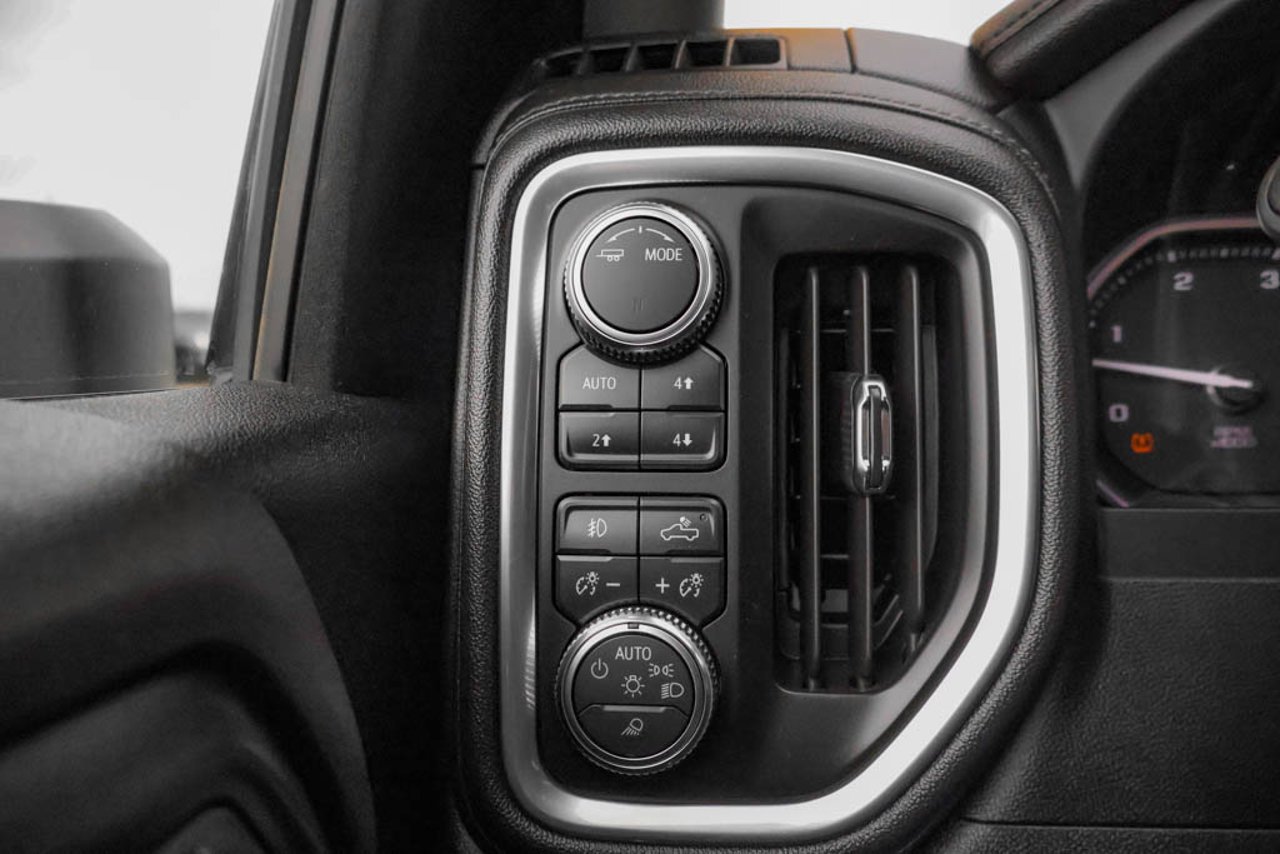 2023 GMC Sierra 2500HD 4WD Crew Cab 159 Denali White Sherwood Park - photo #18