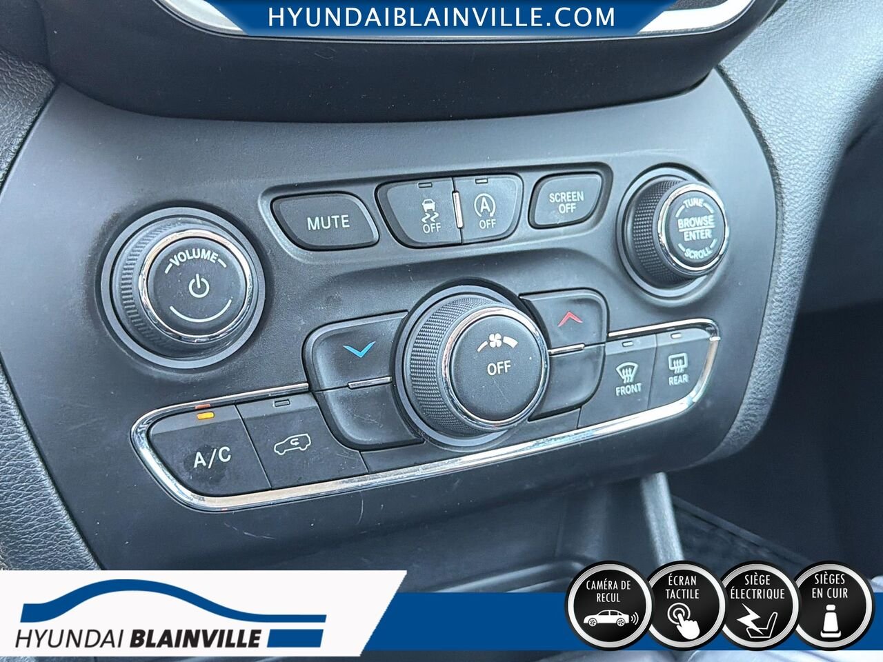 2020 Jeep Cherokee White Blainville - photo #15