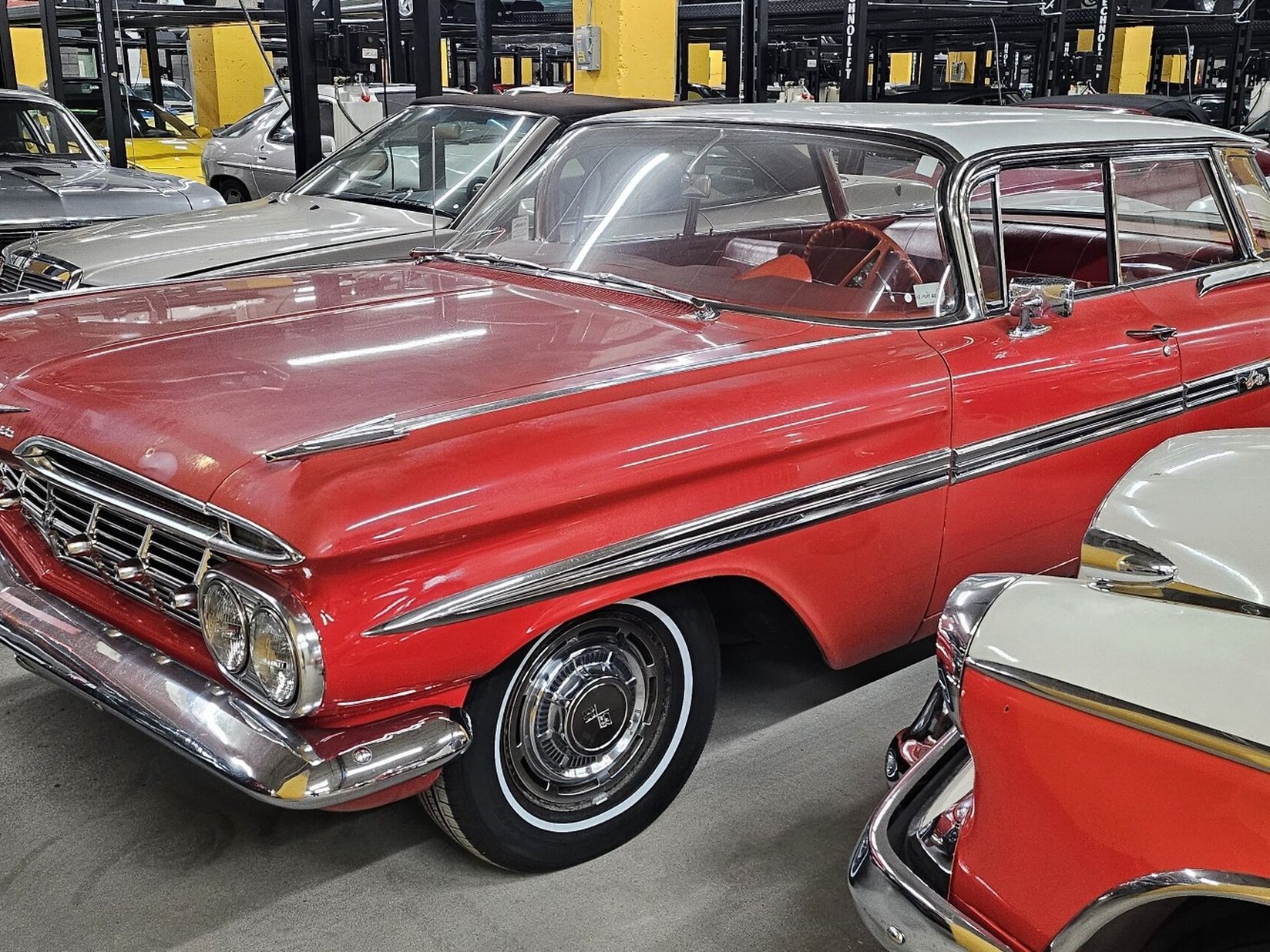 Chevrolet Impala Rare find - Survivor - Flat top 1959 Rouge Montréal - photo #0