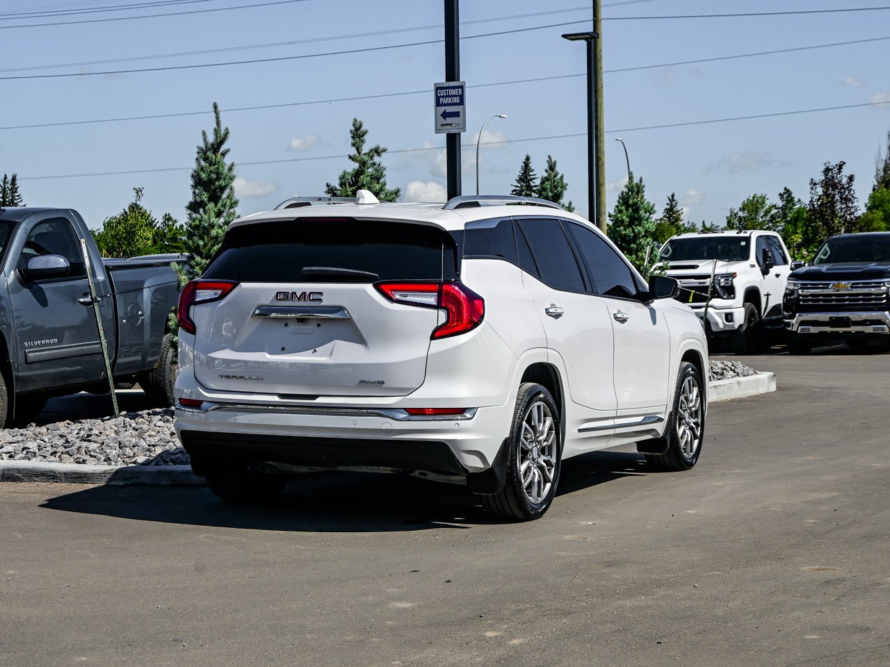 2022 GMC Terrain AWD 4dr Denali White Sherwood Park - photo #12