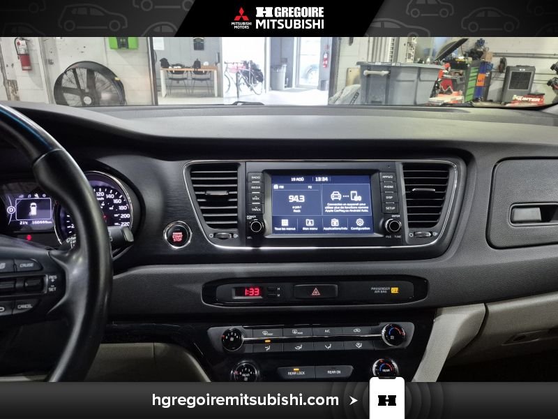 2017 Kia Sedona Grey Laval - photo #26