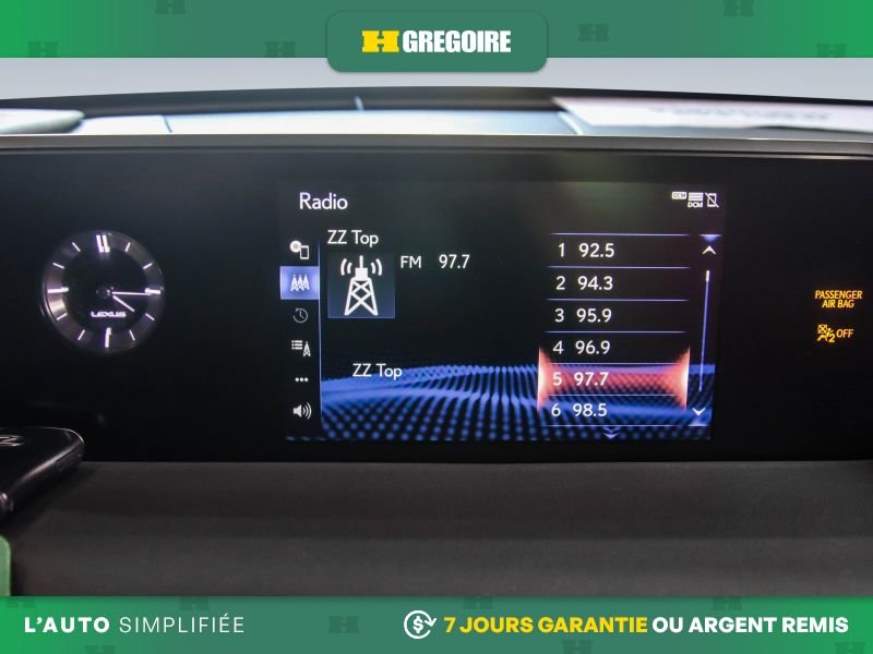 2020 Lexus UX White Blainville - photo #11