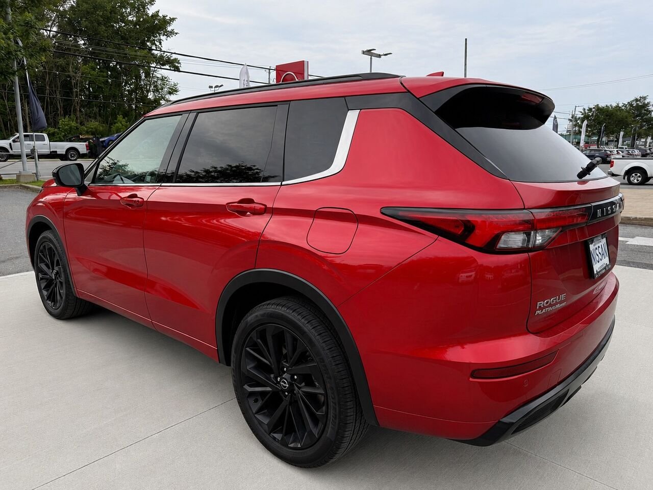 NISSAN Rogue hybride rechargeable ROGUE PHEV PLATINE 2026 Rouge royal Châteauguay - photo #2