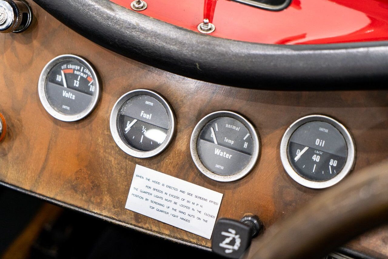 Panther J72 Roadster 1975 Rouge Montréal - photo #12