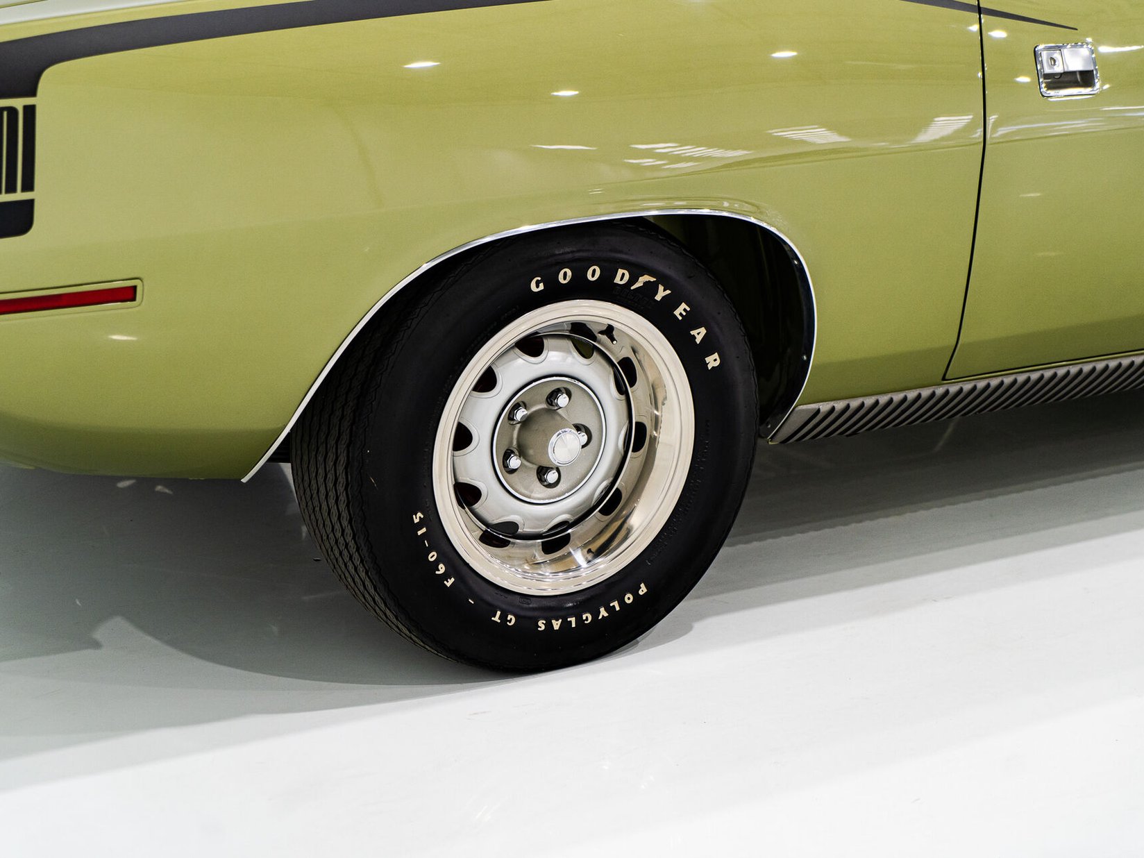 Plymouth HEMI Cuda 1 de 3 Exemplaires Utilisés par la Division Course de Chrysler France **PRIX EN USD** 1970 Vert Montréal - photo #43