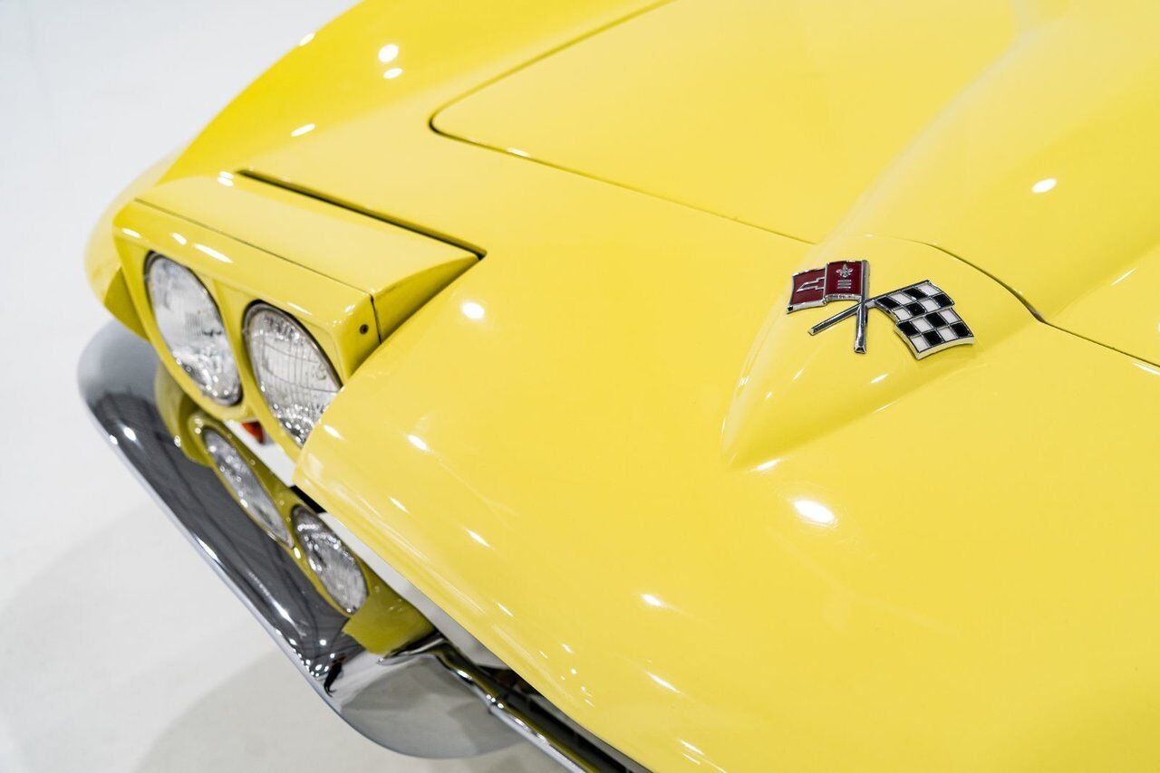 Chevrolet Corvette Matching# 427/425HP IP Code **PRICE IN USD** 1966 Jaune Montréal - photo #37