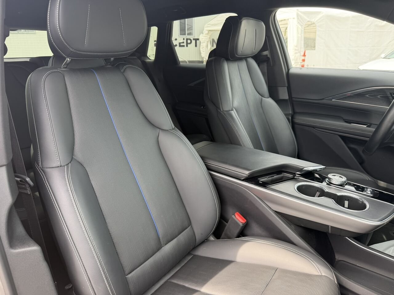 Cadillac LYRIQ Sport AWD FINANCEMENT À PARTIR DE 0.99% 2024 Argent Laval - photo #19
