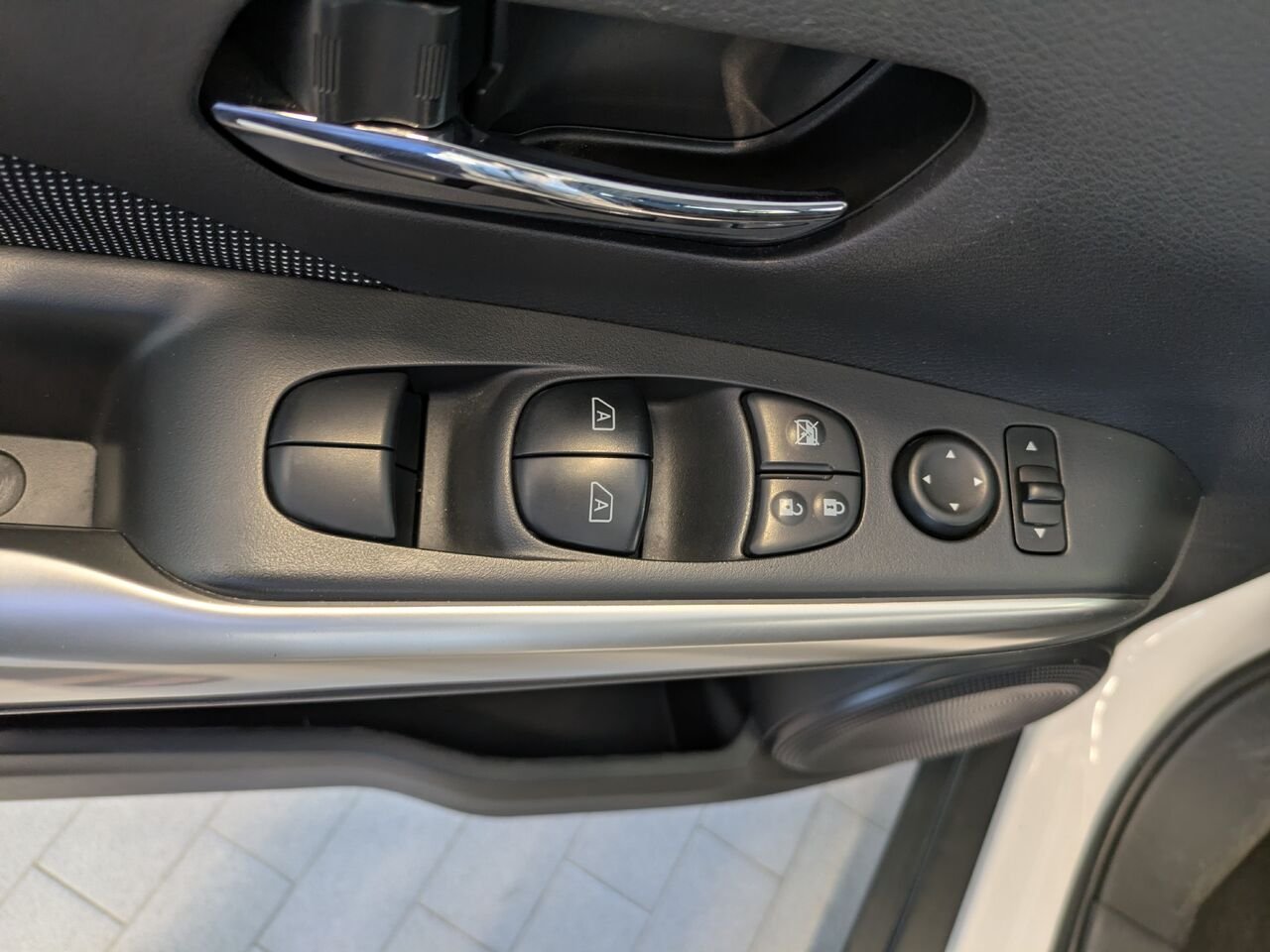 2018 Nissan Kicks White Gatineau - photo #5