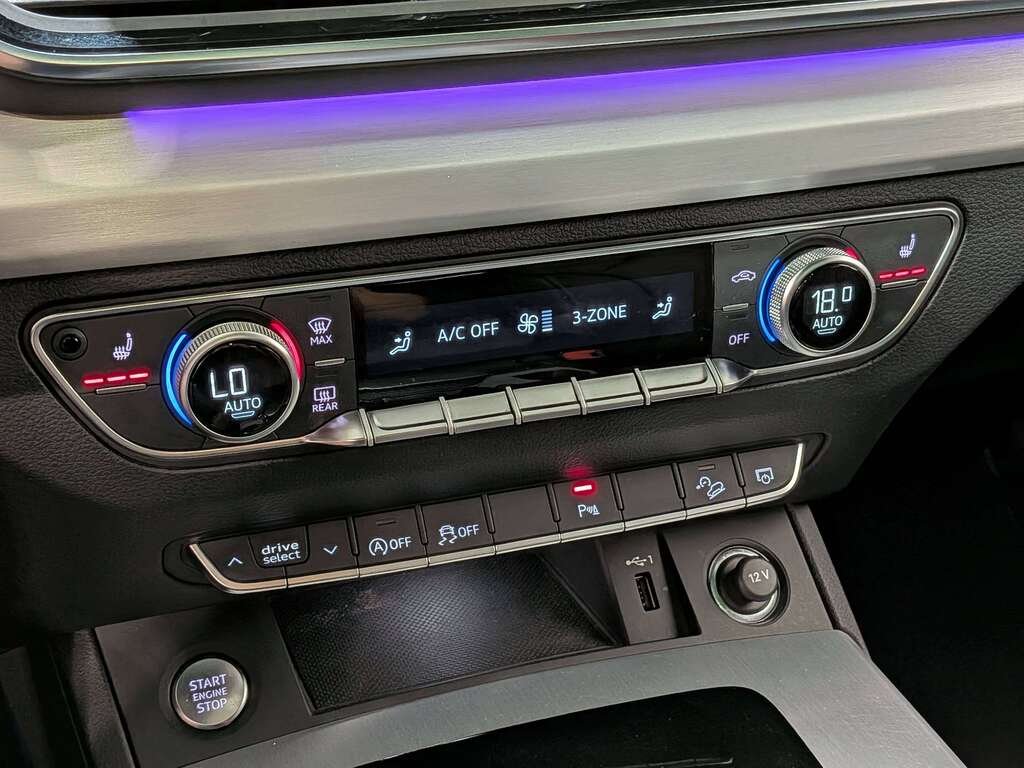 2023 Audi Q5 Technik 45 TFSI quattro Black Val-David - photo #28