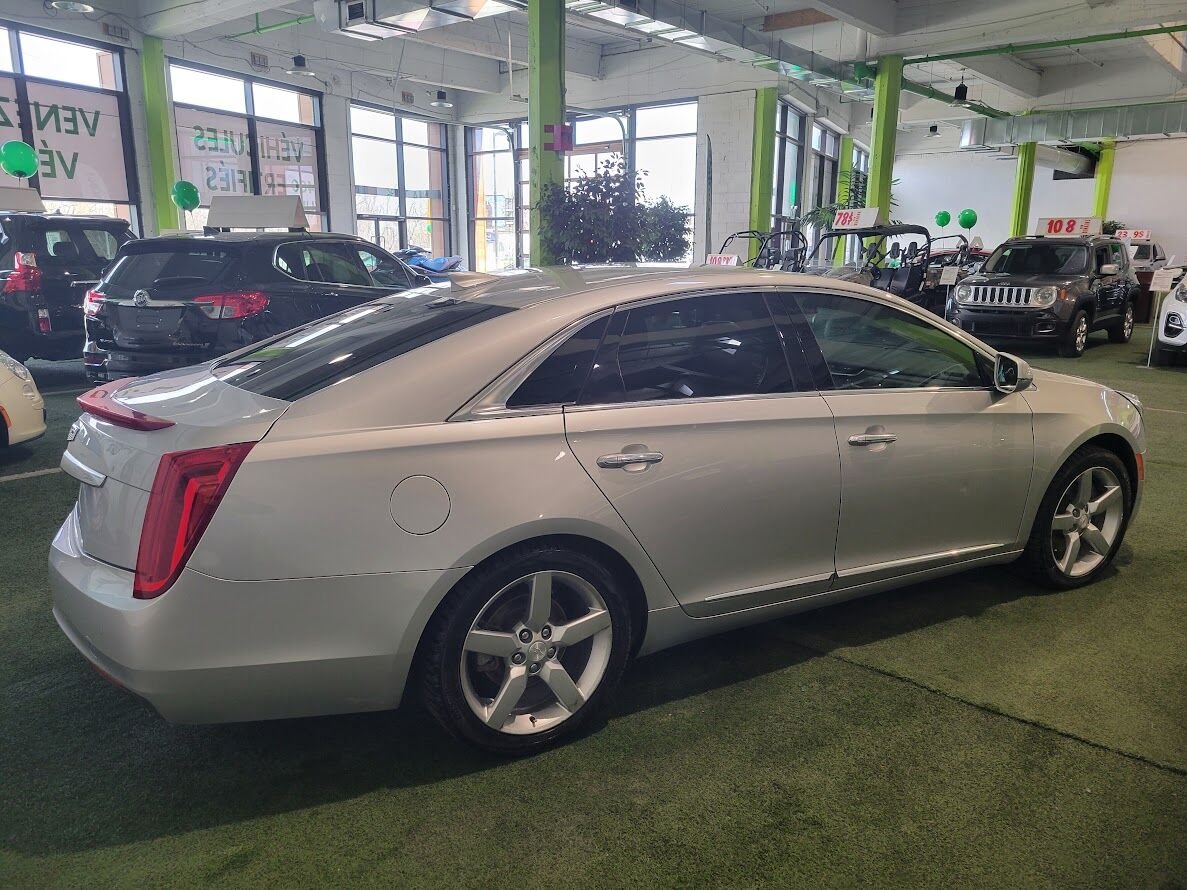 2017 Cadillac XTS Grey  - photo #13