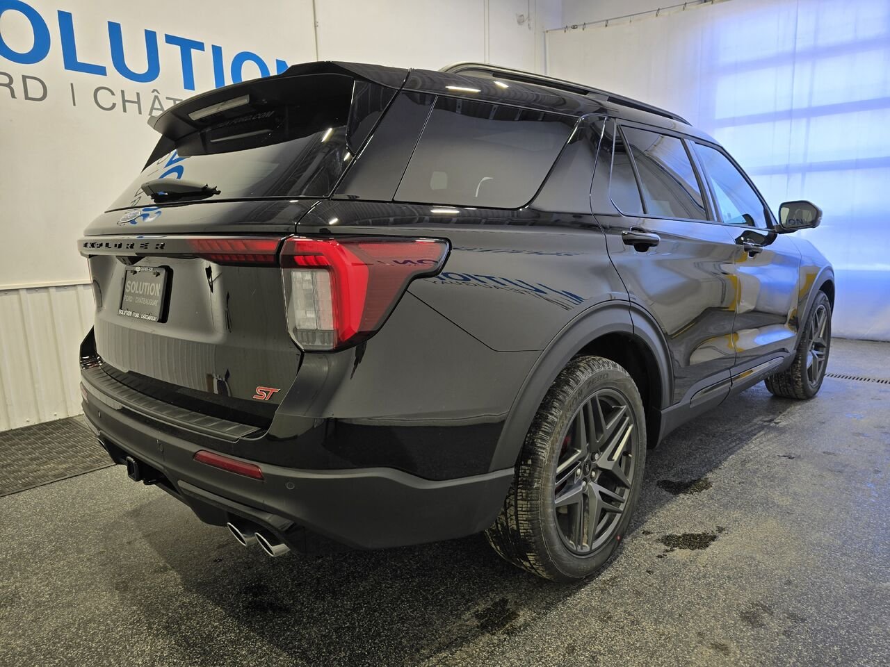 Ford Explorer ST 4RM 2026 Noir agate métallisé Châteauguay - photo #2