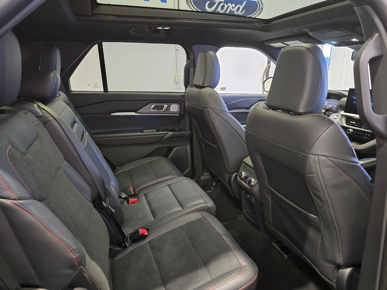 Ford Explorer ST 4RM 2026 Noir agate métallisé Châteauguay - photo #7