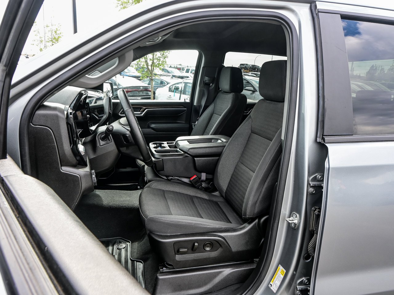 2025 Chevrolet Silverado 1500 4WD Crew Cab 147 LT Grey Sherwood Park - photo #15