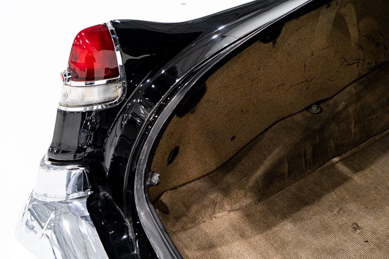 Cadillac Fleetwood Unrestored factory black paint **PRICE IN USD** 1951 Noir Montréal - photo #84