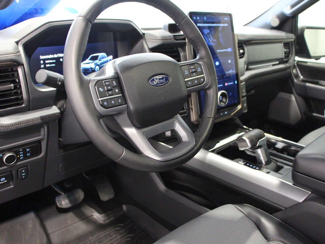 Ford F-150 Lightning LARIAT F150 LIGHTNING LARIAT 2025 Gris Châteauguay - photo #16
