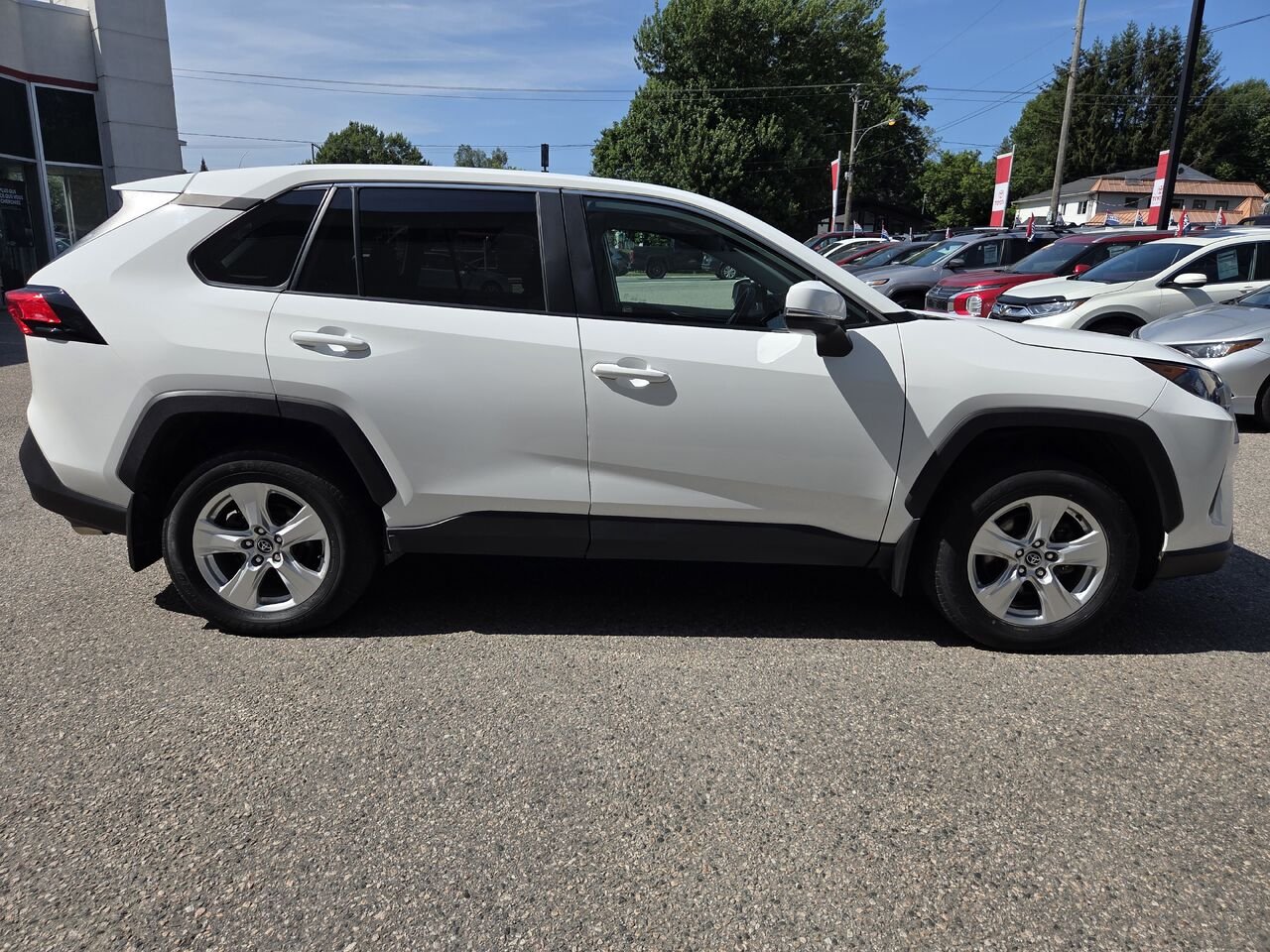 2023 Toyota RAV4 White Mont-Laurier - photo #3