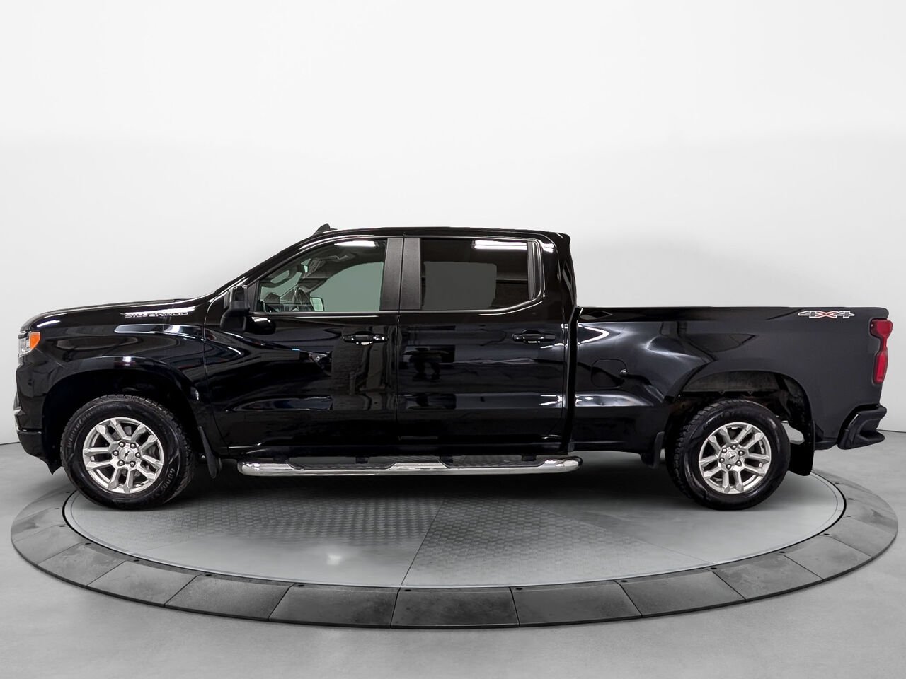 2022 CHEVROLET Silverado 1500 RST 4WD Crew Cab Moteur V8 5.3L 6 Places Black Sherbrooke - photo #1