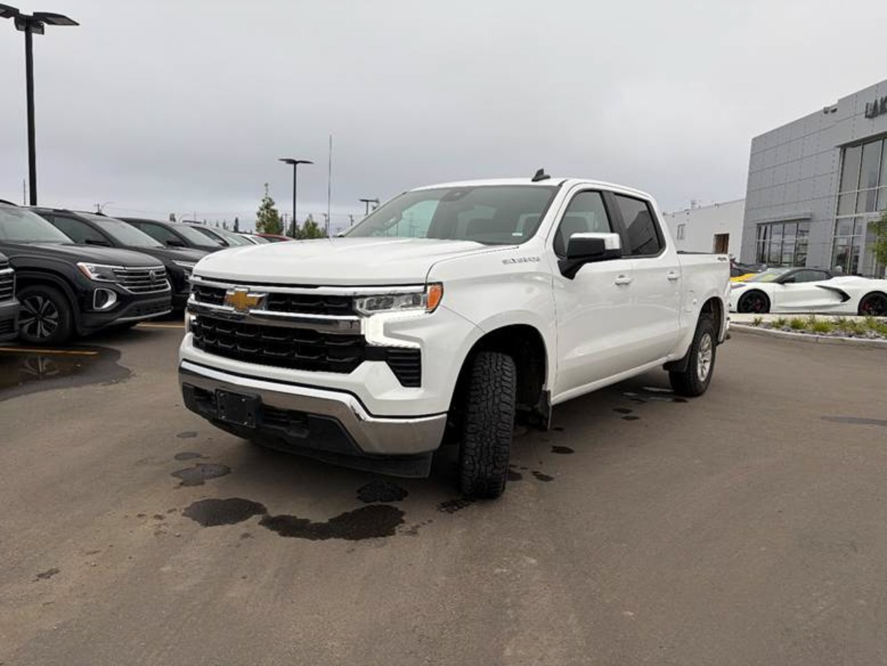 2025 Chevrolet Silverado 1500 4WD Crew Cab 147 LT White Sherwood Park - photo #2