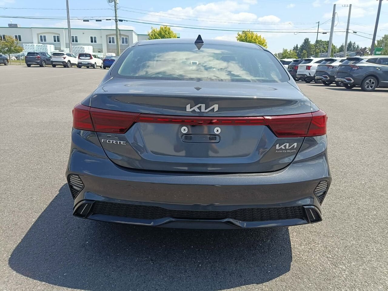 Kia Forte 2024 Gris Lac Mégantic - photo #5
