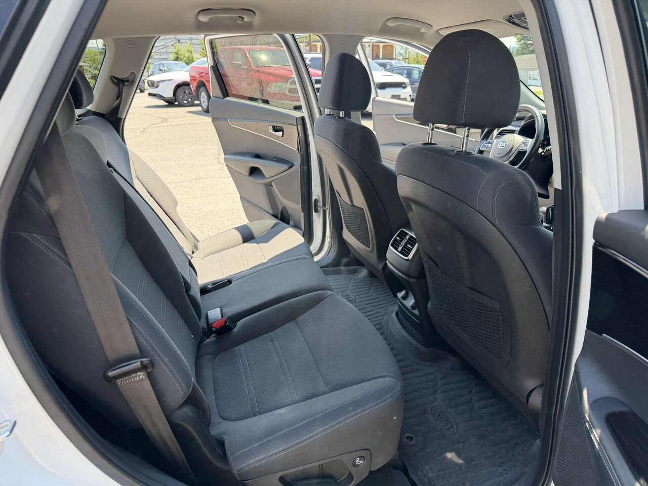 2020 Kia Sorento White Nantes - photo #12
