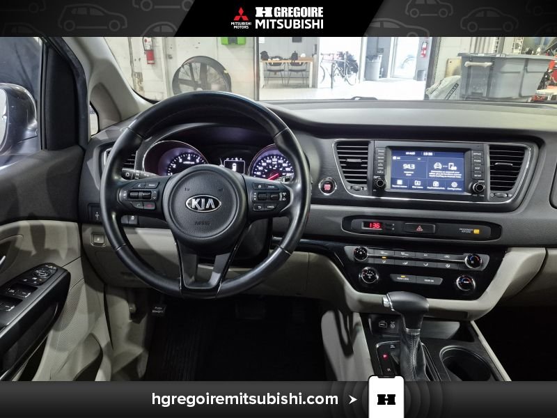 2017 Kia Sedona Grey Laval - photo #17